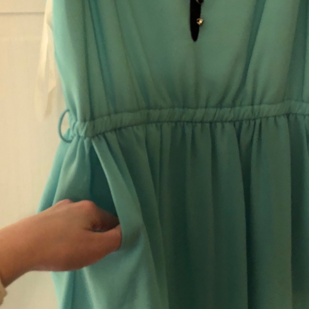 Dress - Picture 4 of 7